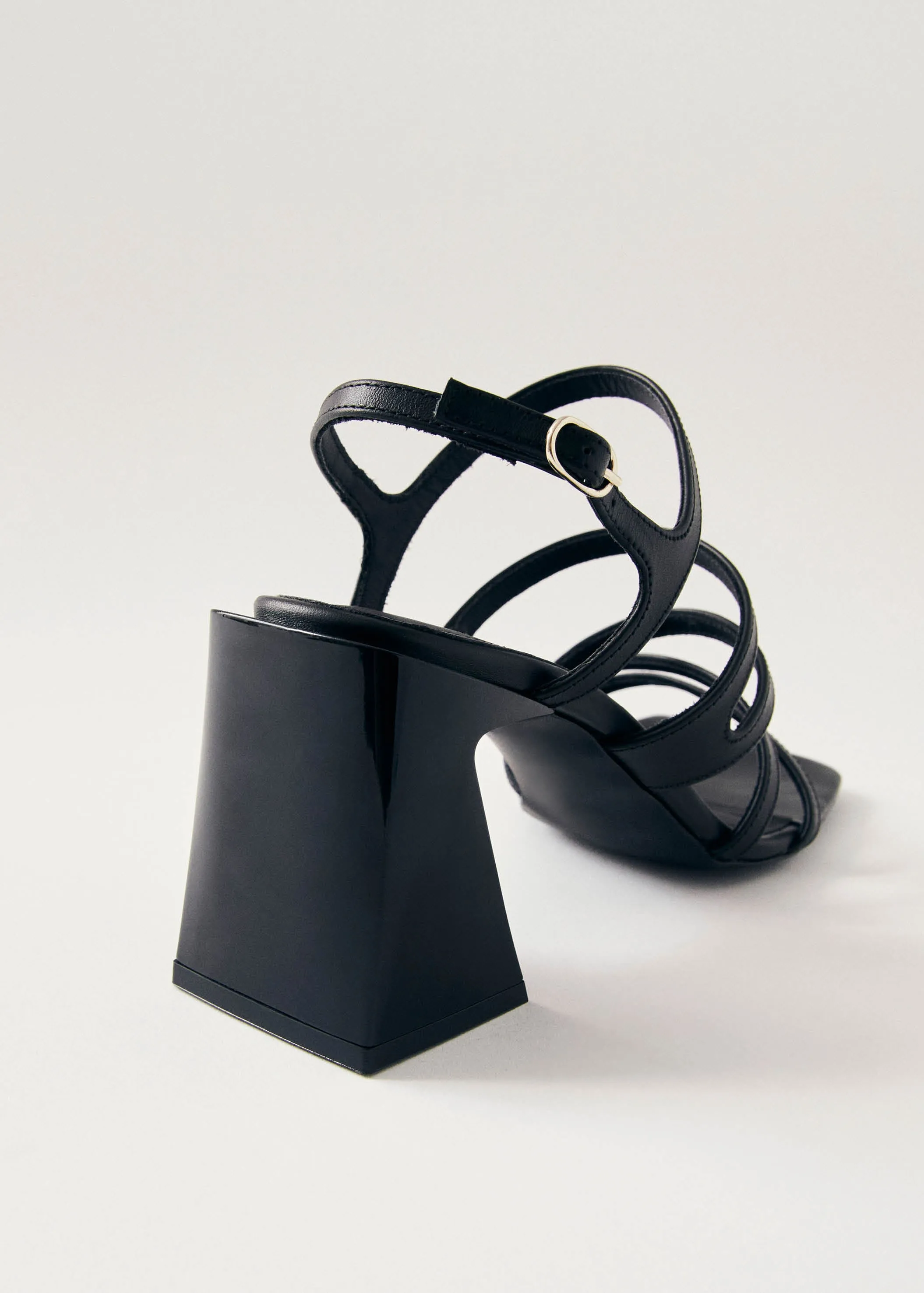 Aubrey Total Black Leather Sandals