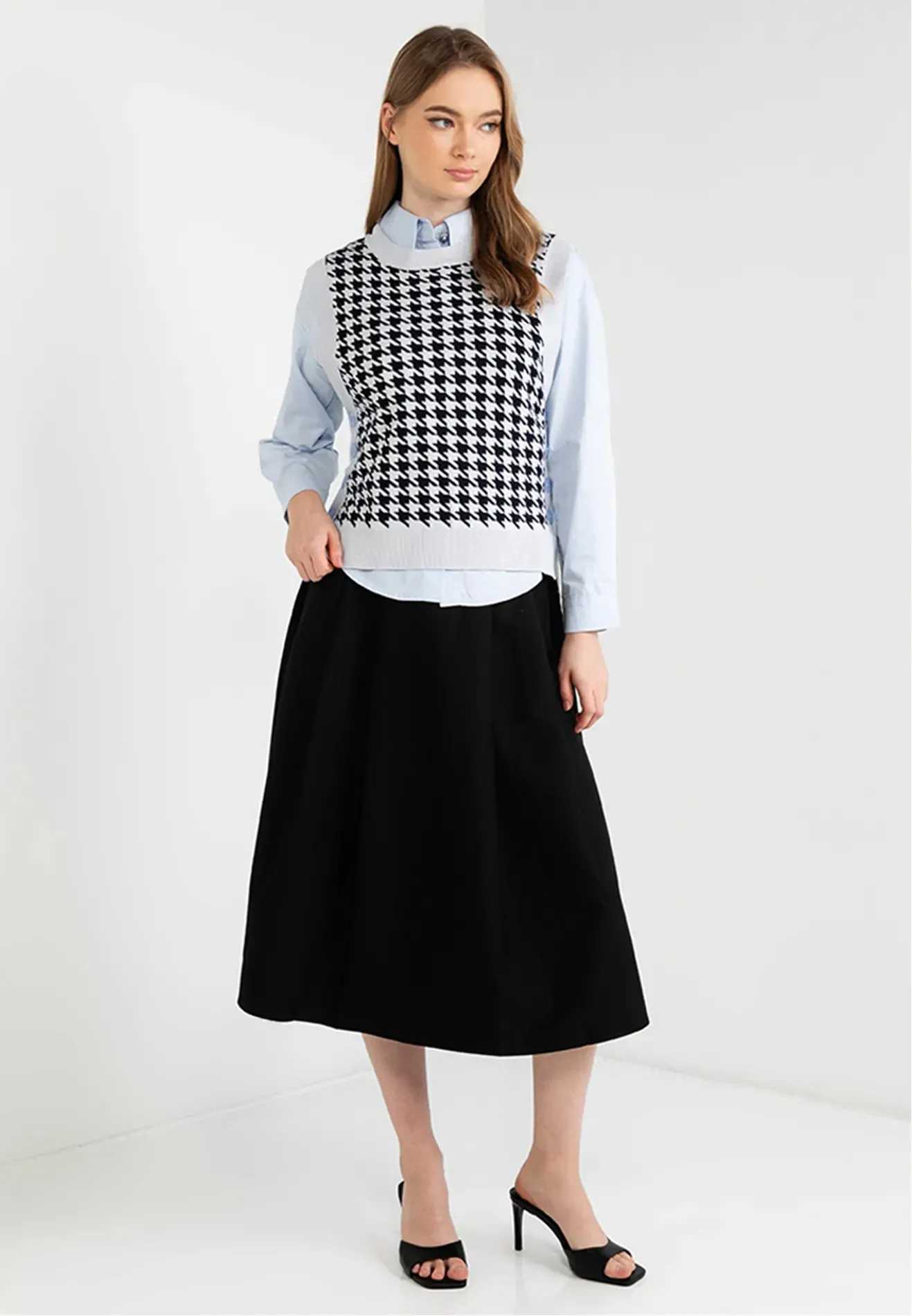 Side Button Details Houndstooth Knit Vest