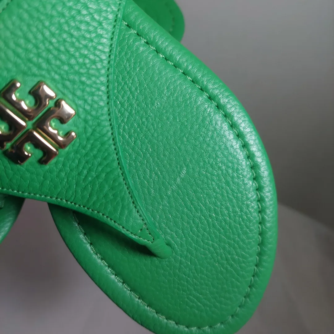 Tory Burch Green Leather 'JOLIE' Flat Sandals | Gently used |